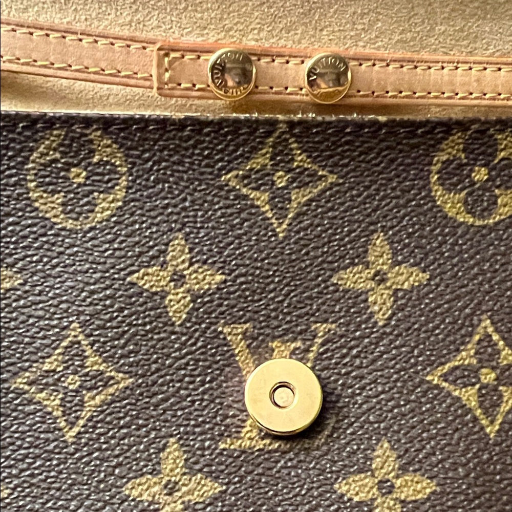 AUTHENTIC Louis Vuitton Brown Monogram - Picture 3 of 6